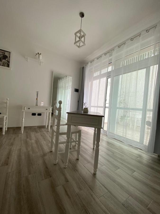 レッチェ La Casa Di Nina Bed & Breakfast エクステリア 写真