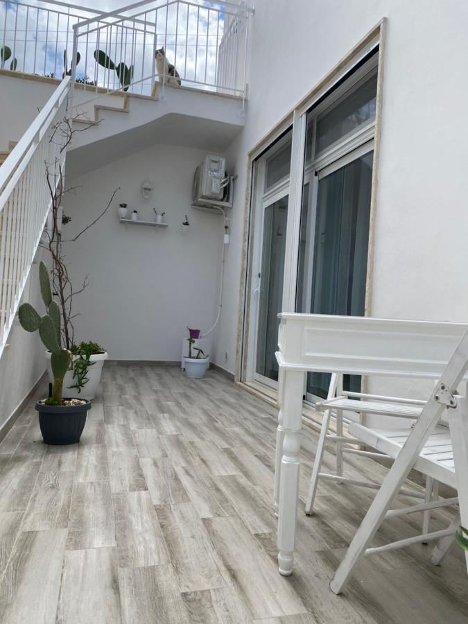 レッチェ La Casa Di Nina Bed & Breakfast エクステリア 写真