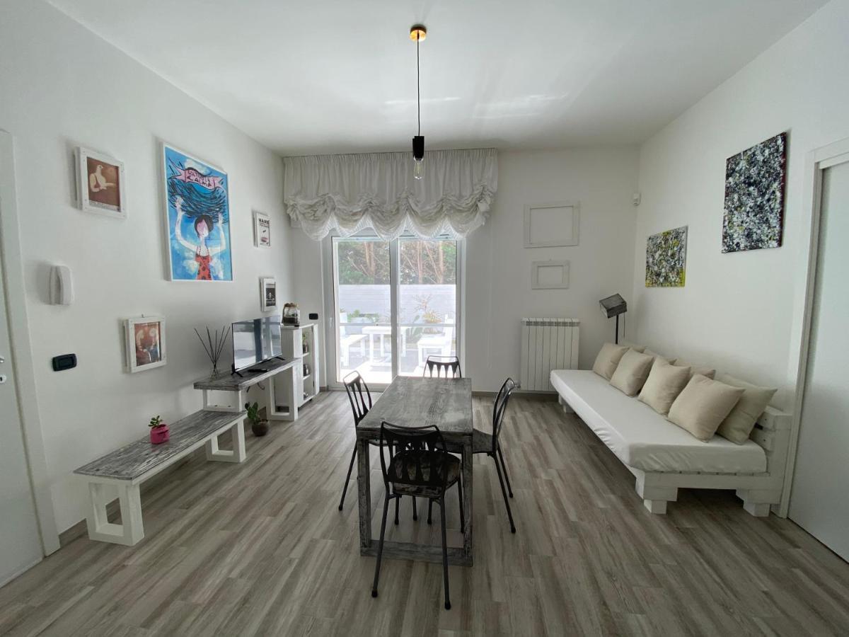 レッチェ La Casa Di Nina Bed & Breakfast エクステリア 写真