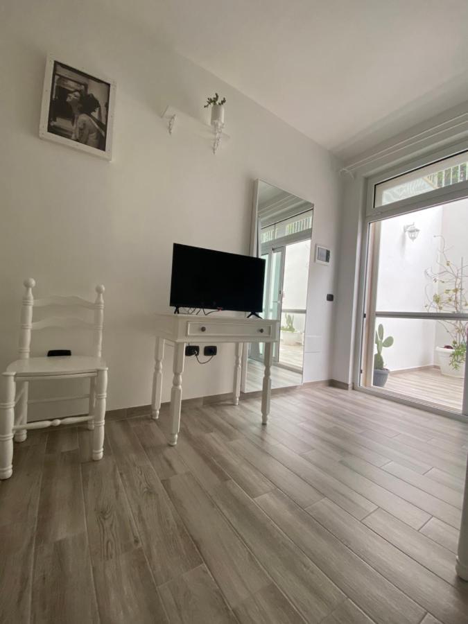 レッチェ La Casa Di Nina Bed & Breakfast エクステリア 写真